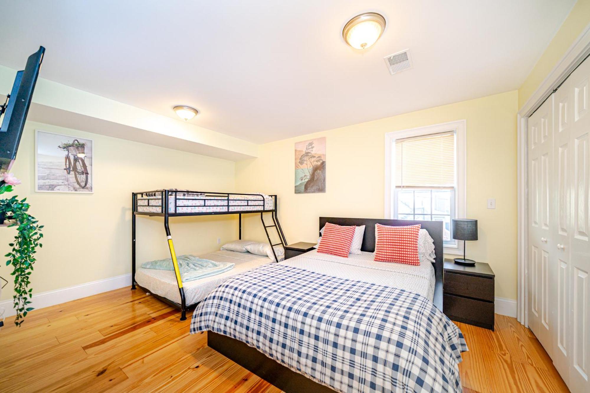41 - 3Br Quincy - Lovely Townhouse Near Adams