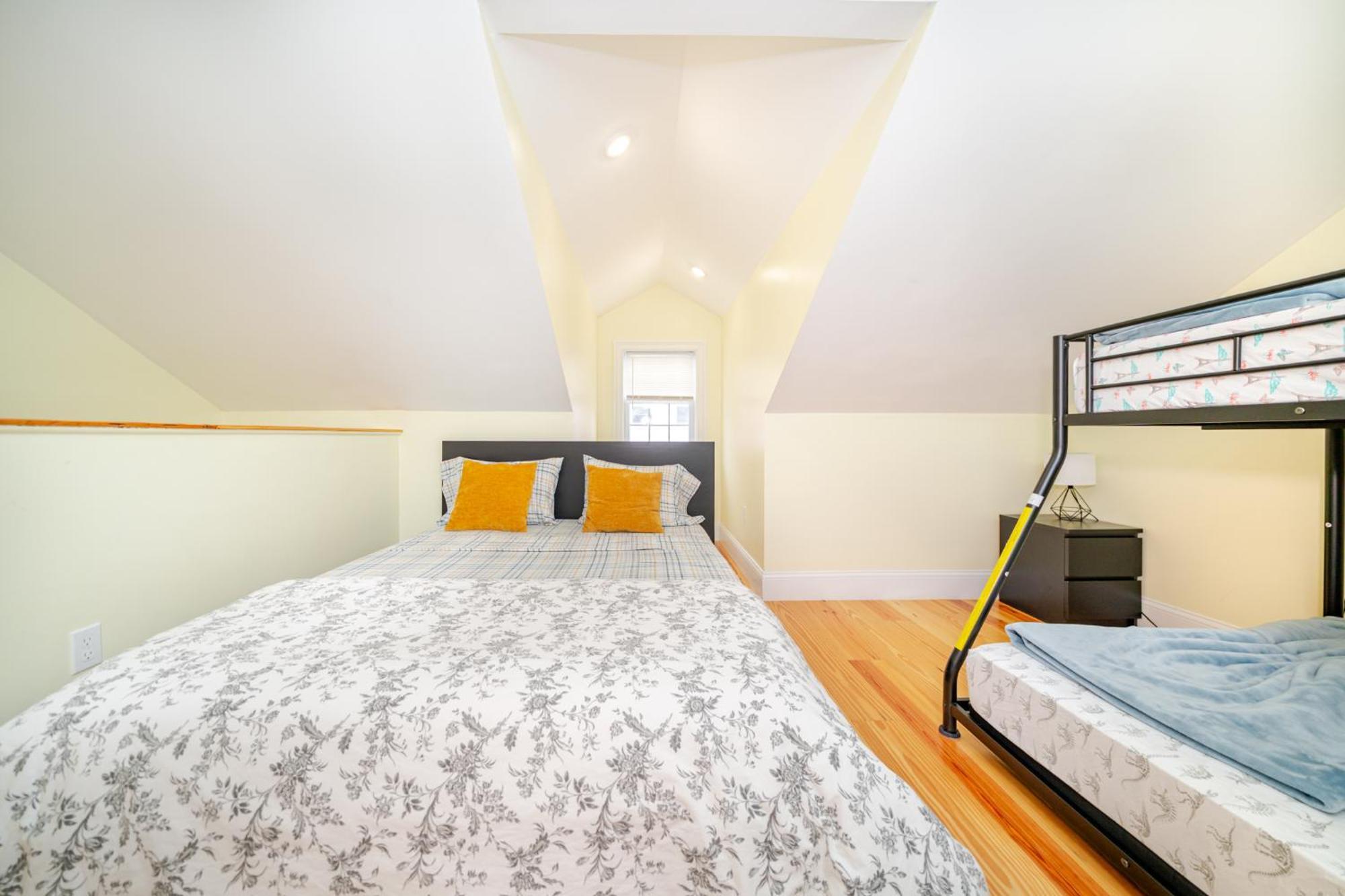 41 - 3Br Quincy - Lovely Townhouse Near Adams * Quincy