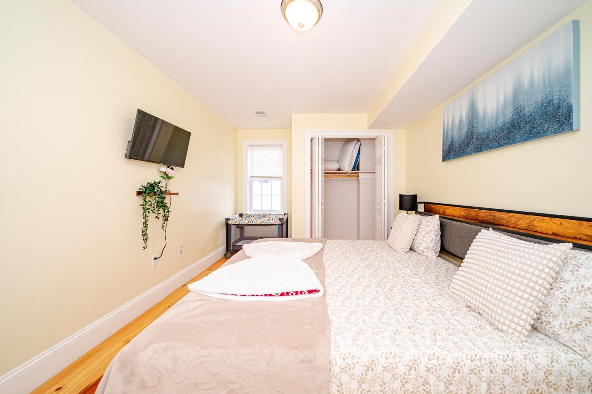41 - 3Br Quincy - Lovely Townhouse Near Adams Quincy
