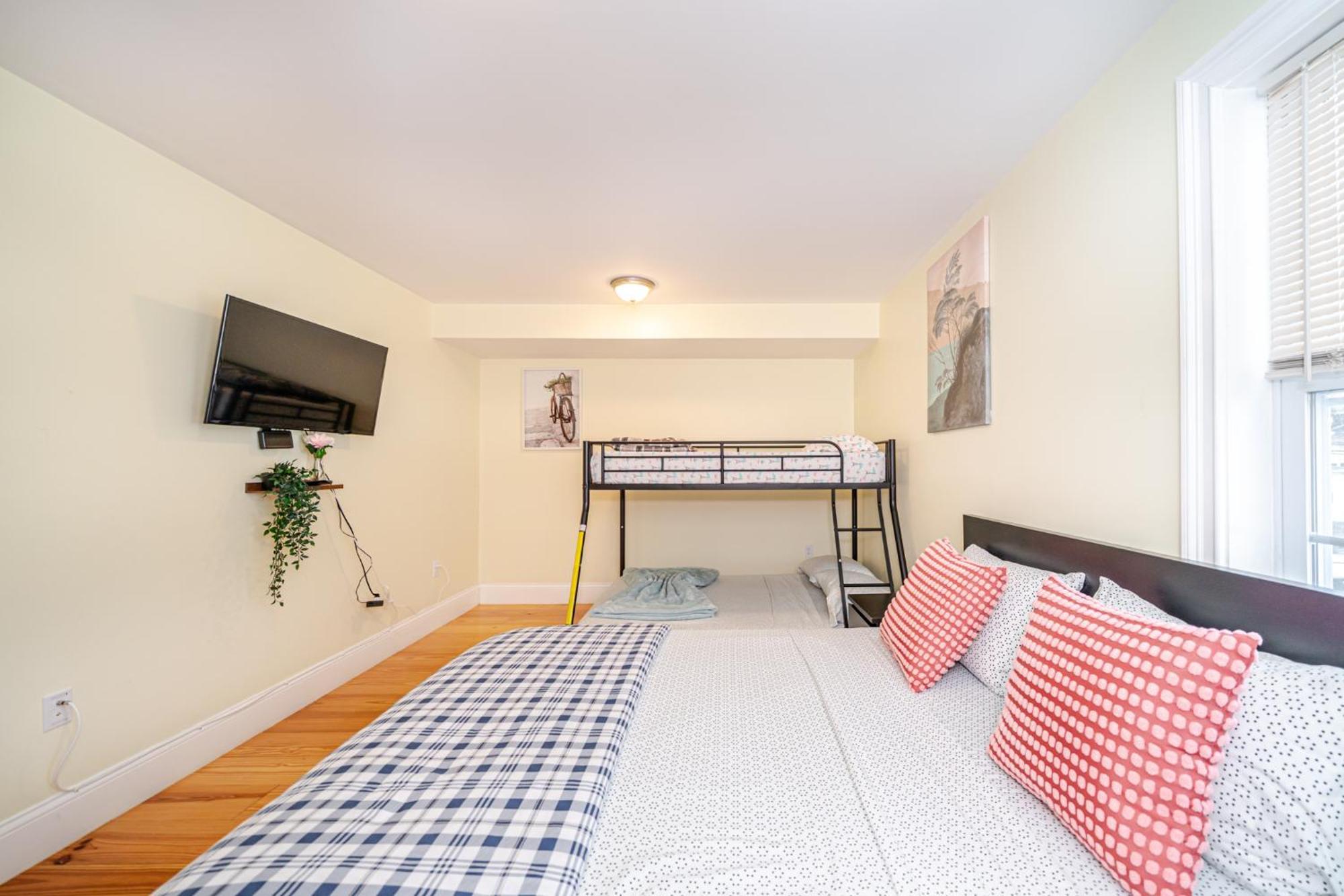 41 - 3Br Quincy - Lovely Townhouse Near Adams Hébergement de vacances Quincy